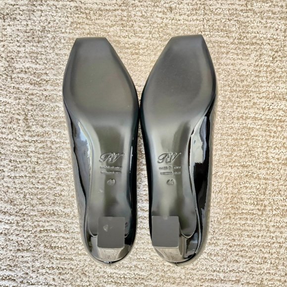 Roger Vivier "Belle Vivier Trompette" Black Patent Leather Pumps 40 9 - Picture 10 of 12